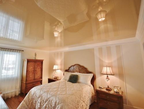 Натяжные потолки в спальне дизайн. Красивые варианты натяжного потолка в спальне