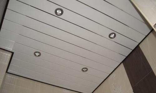 Чем отделать потолок на даче недорого. Чем отделать потолок на даче, чтобы было дешево и красиво