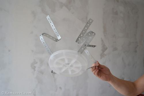 Как крепится натяжной потолок к потолку или стене. Распространенные способы крепления натяжного потолка к потолку 13