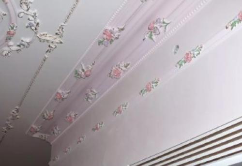 Как крепить багет к потолку. Как багеты клеить на обои