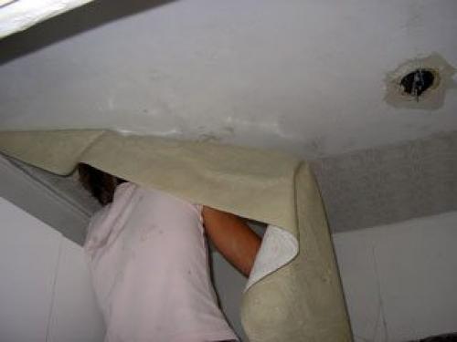 Потолки на маленькой кухне. Бюджетные варианты