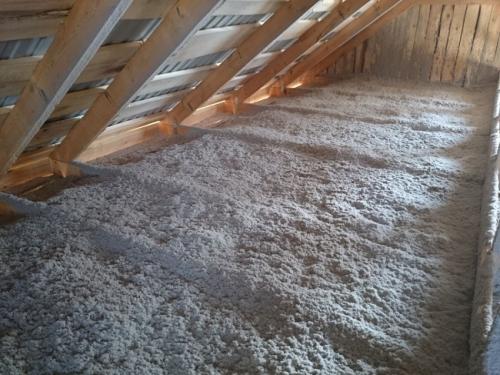 6 лучших материалов для утепления потолка. Насыпные утеплители