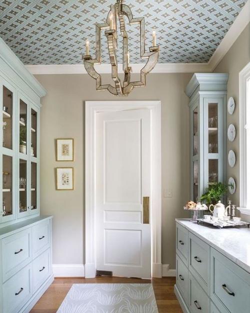 Какой потолок лучше сделать на кухне?