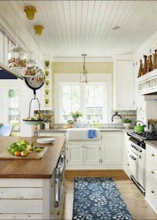 Кухня бесшовные панели на потолок. Плюсы и минусы