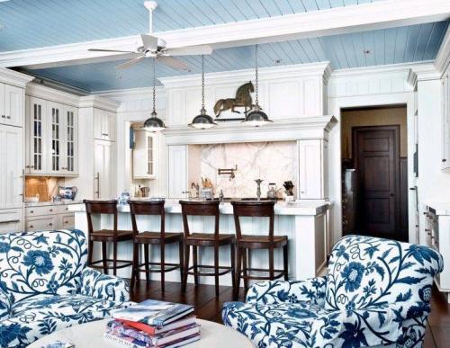 Кухня бесшовные панели на потолок. Плюсы и минусы