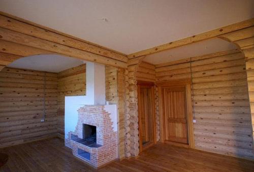 Монтаж натяжного потолка в деревянном доме. Сильные и слабые стороны