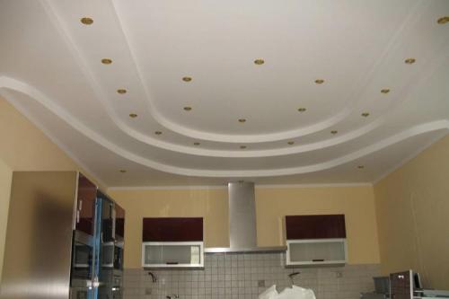 Потолок из гипсокартона на кухне с подсветкой. Подсветка потолка на кухне