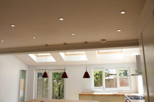 Потолок из гипсокартона на кухне с подсветкой. Подсветка потолка на кухне