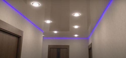 Натяжной потолок с подсветкой 2022. Натяжной потолок с подсветкой: 120 фото современных вариантов дизайна для вашей комнаты 01 Натяжной потолок с подсветкой 2022. Натяжной потолок с подсветкой: 120 фото современных вариантов дизайна для вашей комнаты 01