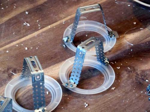 Фото точечных светильников для натяжных потолков. Монтаж точечных светильников