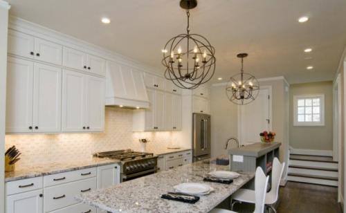 Освещение натяжного потолка на кухне. Натяжной потолок: дизайн освещения в кухонном помещении