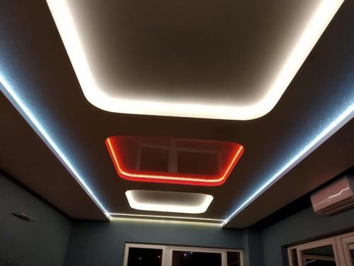 Подсветка потолка светодиодной лентой. Светодиодная подсветка на потолок своими руками — пошаговое подключение