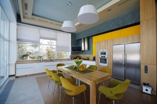 Декор интерьера 2023. Интерьер дома 2023: Как сочетать богемный декор со скандинавским минимализмом?