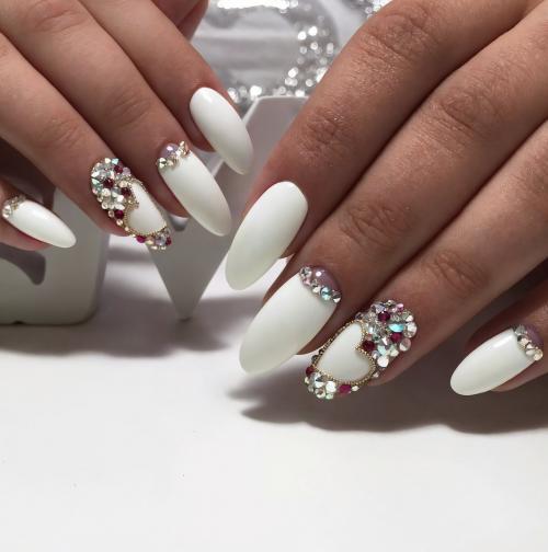 Тренды дизайна ногтей 2023. Лучшие идеи красивого маникюра на 2023 год