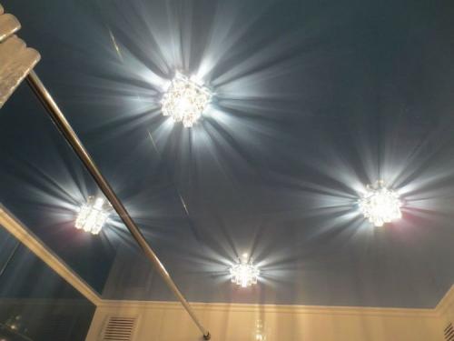 Световой потолок в ванной. Светильники в потолок в ванной — советы по выбору, варианты применения и расчет параметров (105 фото + видео)