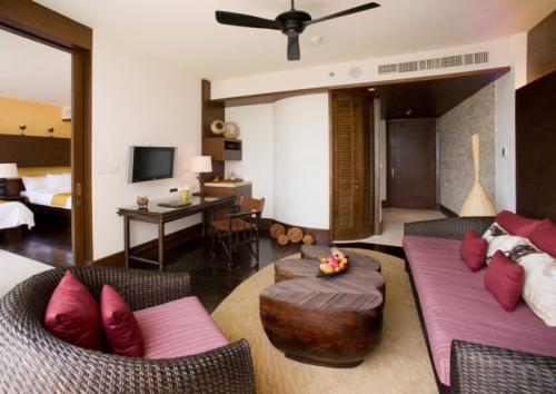 Дизайн натяжных потолков в зале. Дизайн натяжных потолков: 10 реальных примеров в дизайне гостиной