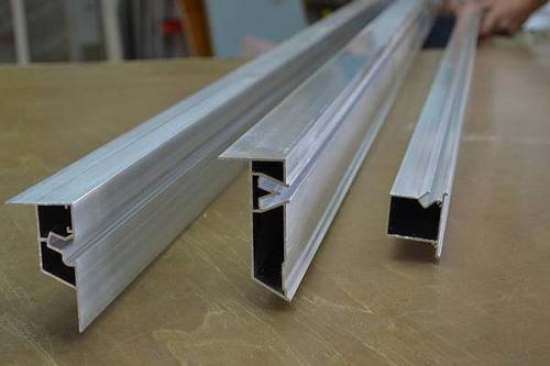 Багет пвх для натяжных потолков. Что собой представляют багеты для натяжных потолков?