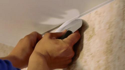 Вставка для натяжного потолка виды. Что такое лента маскировочная для натяжного потолка?