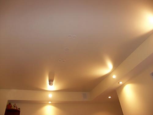 Натяжные потолки глянец матовый или сатин. Матовые натяжные потолки