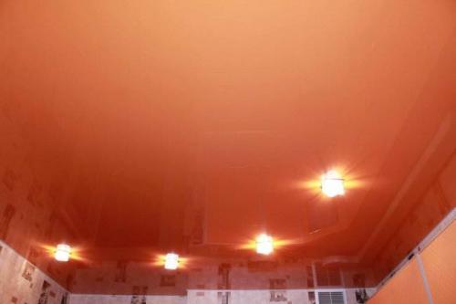 Матовый натяжной потолок на кухне. Варианты дизайна натяжных потолков на кухне 21