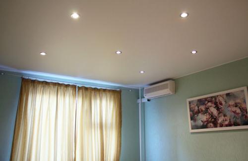 Матовый натяжной потолок: плюсы и минусы. Матовые натяжные потолки плюсы и минусы фото