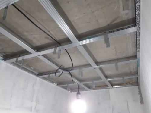 Монтаж профиля для гипсокартона на потолок. Сборка каркаса