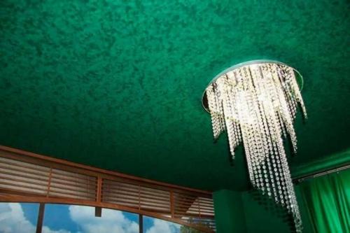 Натяжной потолок в спальне — преимуществ аи недостатки натяжных потолков. Нюансы установки. Выбор материала и цветов. Фото и видео-обзоры от профессионалов