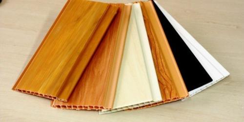 Потолок в ванной из пластиковых панелей. (+85 фото) Красивая отделка потолка в ванной комнате панелями ПВХ 85 фото