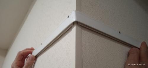 Что требуется для монтажа натяжных потолков. Как делать монтаж ПВХ натяжного потолка своими руками из готового комплекта и о подводных камнях сего процесса 03