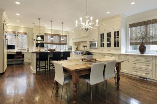 Расположение светильников на натяжном потолке на кухне. Основное освещение на кухне — люстра или точечные