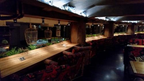 Расположение светильников на натяжном потолке на кухне. Основное освещение на кухне — люстра или точечные