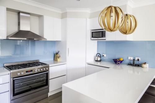 Какие бывают фартуки для кухни и что выбрать. Требования к кухонному фартуку 20