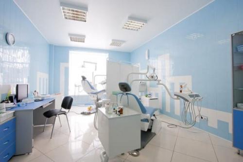 Какой потолок лучше сделать в ванной матовый или глянцевый. Какой выбрать натяжной потолок в ванной: рассмотрим матовый и глянцевый