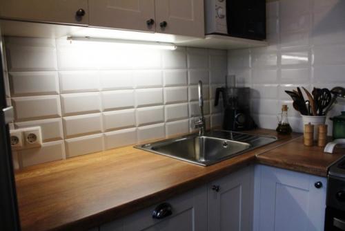 Из чего лучше сделать фартук на кухню. ТОП-20 материалов для замены фартука кухни | ФОТО, плюсы и минусы способов 25