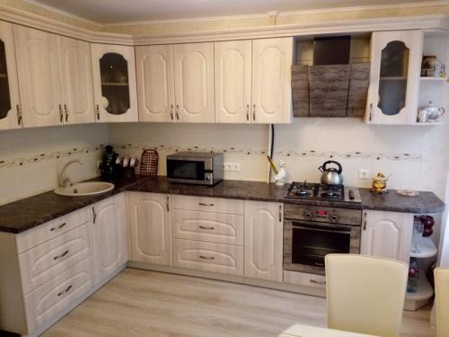 Какой материал для кухни лучше МДФ или дсп. Какой материал лучше для кухни: МДФ или ЛДСП?