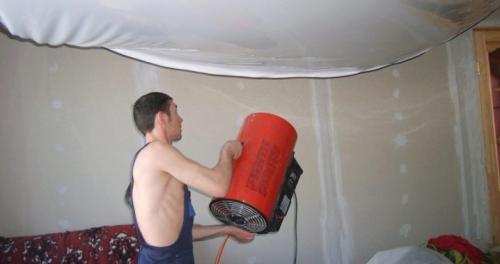Технология установки натяжных потолков. Штапиковая 04