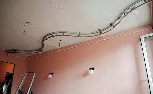 Потолочный кронштейн для натяжного потолка. Профили для натяжных полотен и их виды