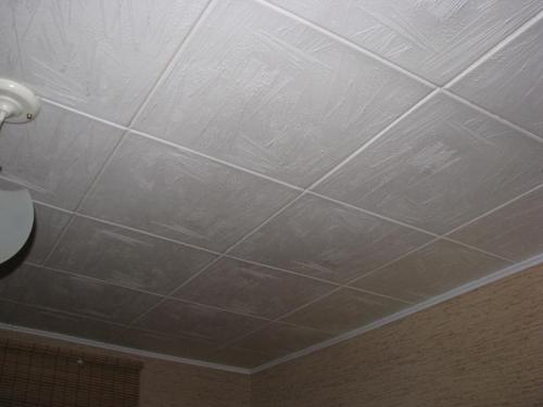 Рейтинг потолков для ванной комнаты. Потолок в ванную комнату —, какой лучше?