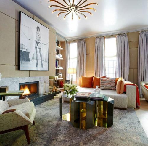 Как выбрать натяжной потолок в зал. Функции зала