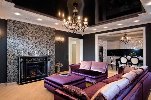 Как выбрать натяжной потолок в зал. Функции зала