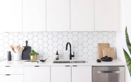 Из чего сделать кухонный фартук своими руками. Как и из чего сделать фартук для кухни своими руками? 12 Из чего сделать кухонный фартук своими руками. Как и из чего сделать фартук для кухни своими руками? 12