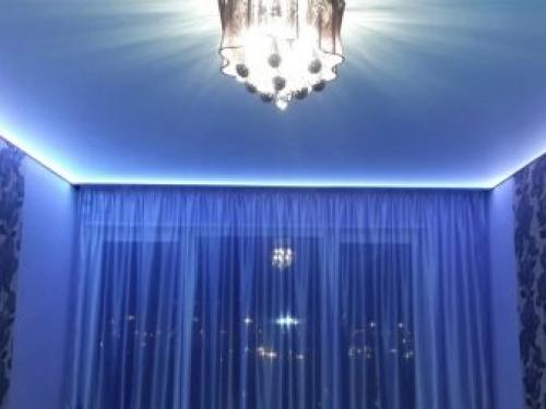 Натяжной потолок с подсветкой в интерьере. Форма двухуровневых натяжных потолков с подсветкой 03 Натяжной потолок с подсветкой в интерьере. Форма двухуровневых натяжных потолков с подсветкой 03