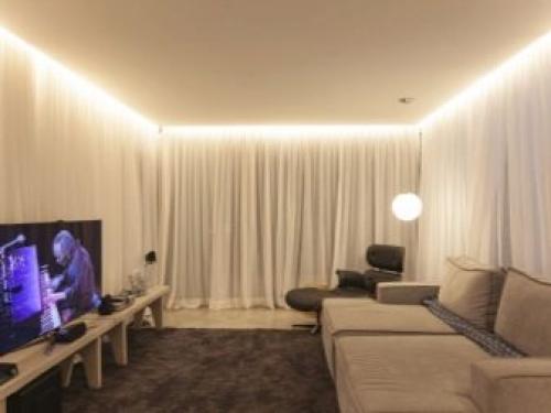 Натяжной потолок с подсветкой в интерьере. Форма двухуровневых натяжных потолков с подсветкой 04 Натяжной потолок с подсветкой в интерьере. Форма двухуровневых натяжных потолков с подсветкой 04