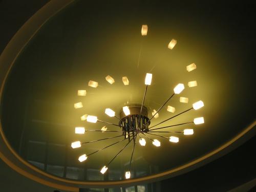 Как повесить люстру на готовый натяжной потолок без закладных. Шаг #2 — подведение проводки 07