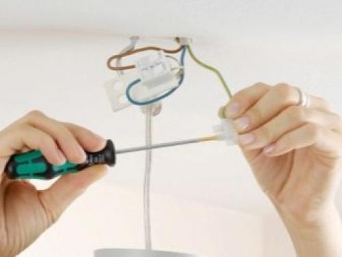 Как снять светильник с натяжного потолка. Как снять точечный светильник с натяжного потолка 16 Как снять светильник с натяжного потолка. Как снять точечный светильник с натяжного потолка 16