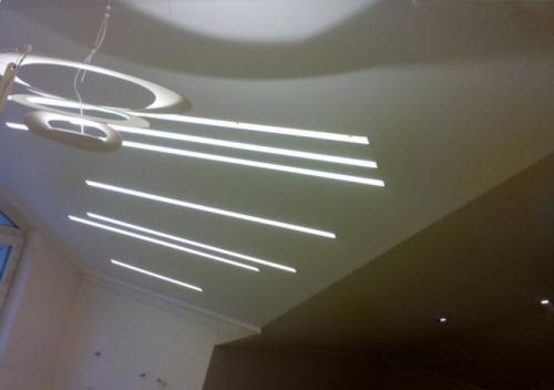 Световые линии на тканевых потолках. Светящиеся линии с запотолочной подсветкой