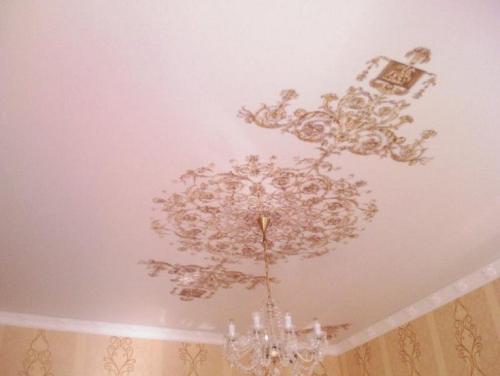 Натяжные потолки с рисунком в спальню. (+85 фото) Натяжные потолки с фотопечатью в спальне