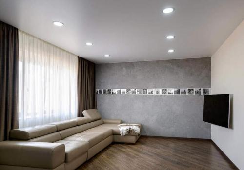 Сколько стоит натяжной потолок 18 кв м с работой. Как определяется стоимость 17