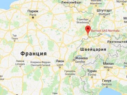 Натяжные потолки запрещены в европе. Обзор, анализ и сравнение 8 мировых лидеров потолочного производства Мало кому сегодня нужно объяснять, что такое натяжной потолок и чем он хорош. За более чем два десятилетия его повсеместного использования, подавляющее большинство людей если уж и не знает отличий пвх от тканевых полотен, но уж точно осведомлено о положительных сторонах его применения. На просторах интернета каждый с легкостью найдет исчерпывающую информацию о достоинствах и недостатках этого изделия, но вердикт всех мнений будет одинаков, натяжной потолок — это отличное решение, сочетающее простоту и надежность, многообразный внешний вид и приемлемую цену.