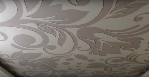 Преимущества и недостатки натяжных потолков из ПВХ. Основные преимущества натяжных потолков 01